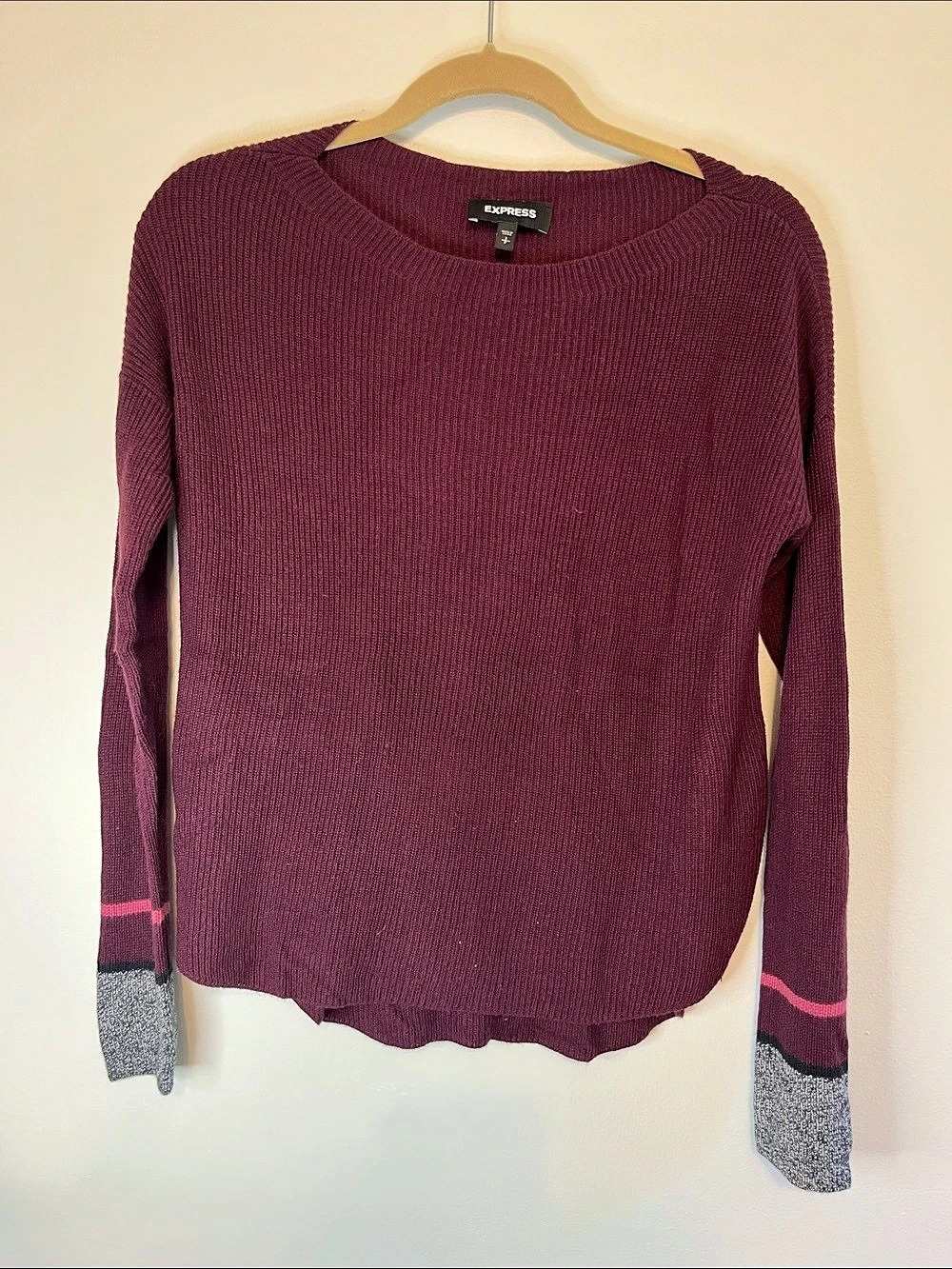Express Burgandy/Maroon Ribbed Knit Pullover Sweater with a chic colorblock cuff